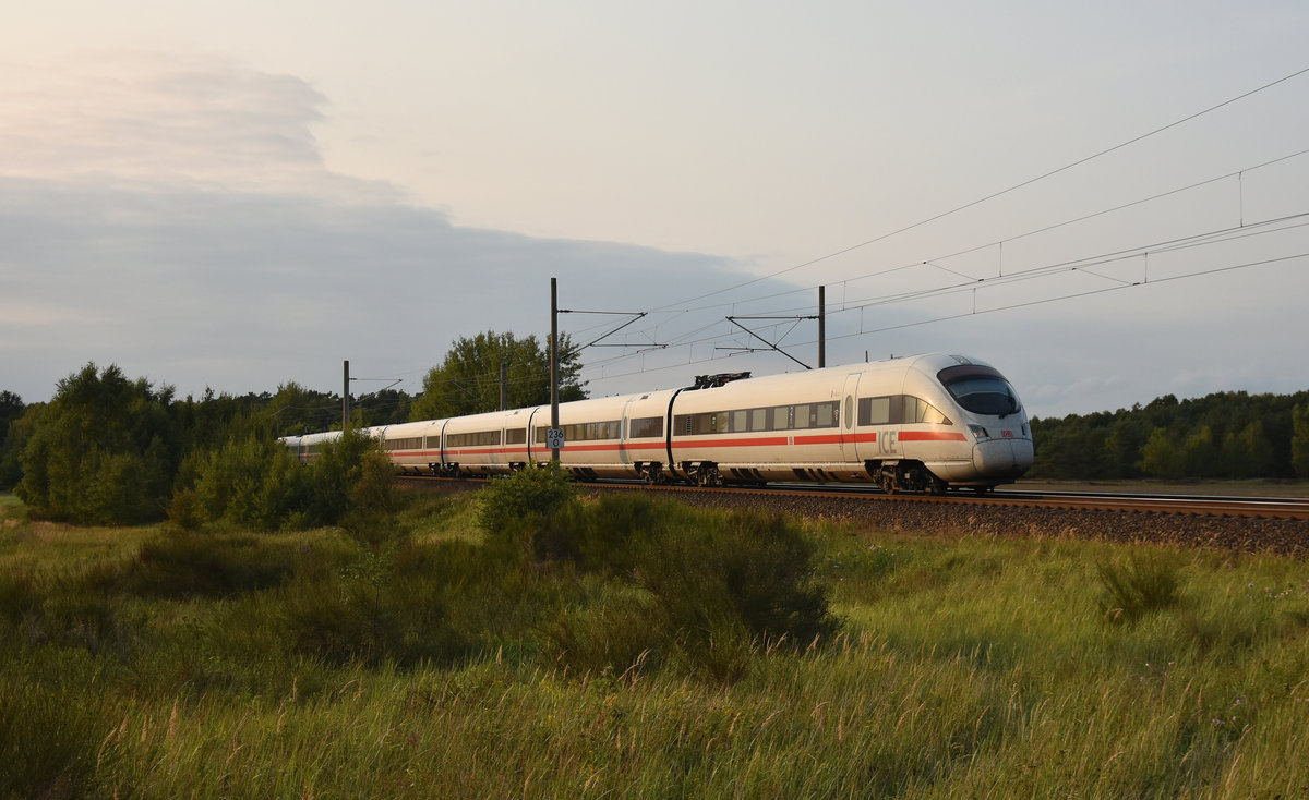 ICE-T 411 082-1  Mainz  mal Solo unterwegs in Richtung Schwerin. 3km östlich von Büchen, 28.08.2018.
