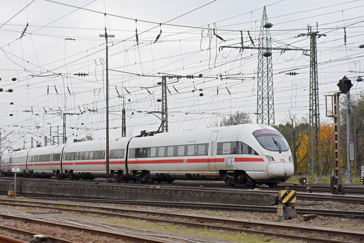 ICE-T 415 004-1 verlässt den badischen Bahnhof. Die Aufnahme stammt vom 11.11.2019.