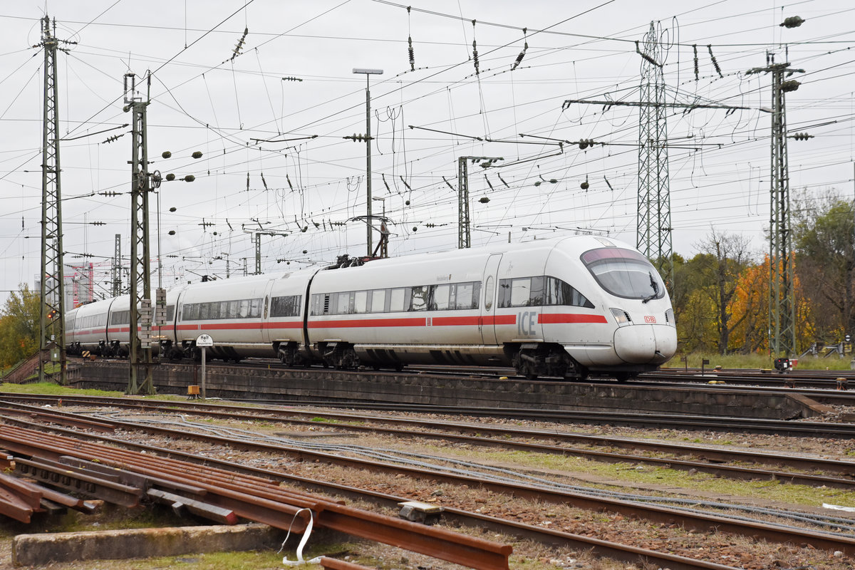 ICE-T 415 504-0 fährt beim badischen Bahnhof ein. Die Aufnahme stammt vom 13.11.2019.