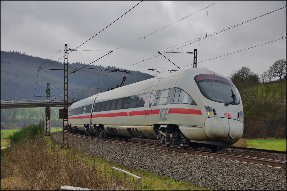 ICE-T 415 521-4 ist zu sehen am 28.01.15 bei Hermannspiegel und fährt als ICE 1547 nach Dresden.