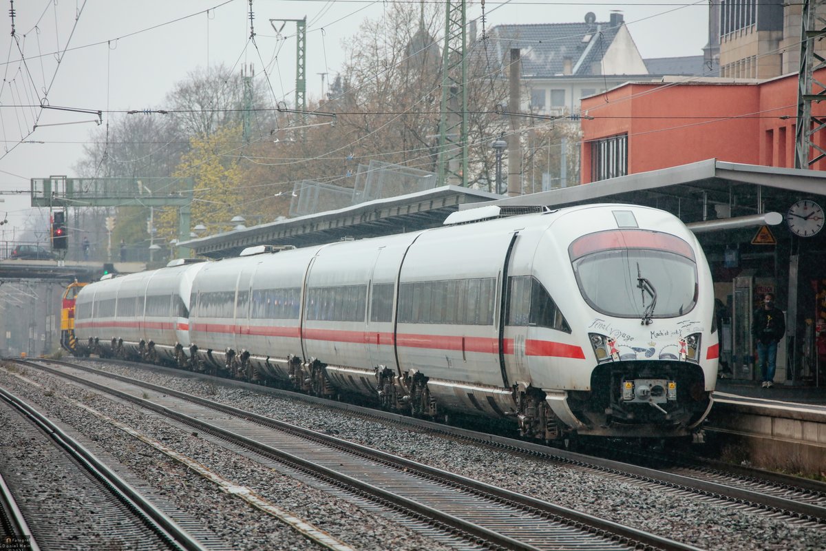 ICE-TD 605 003 in Solingen Hbf, am 10.04.2021.