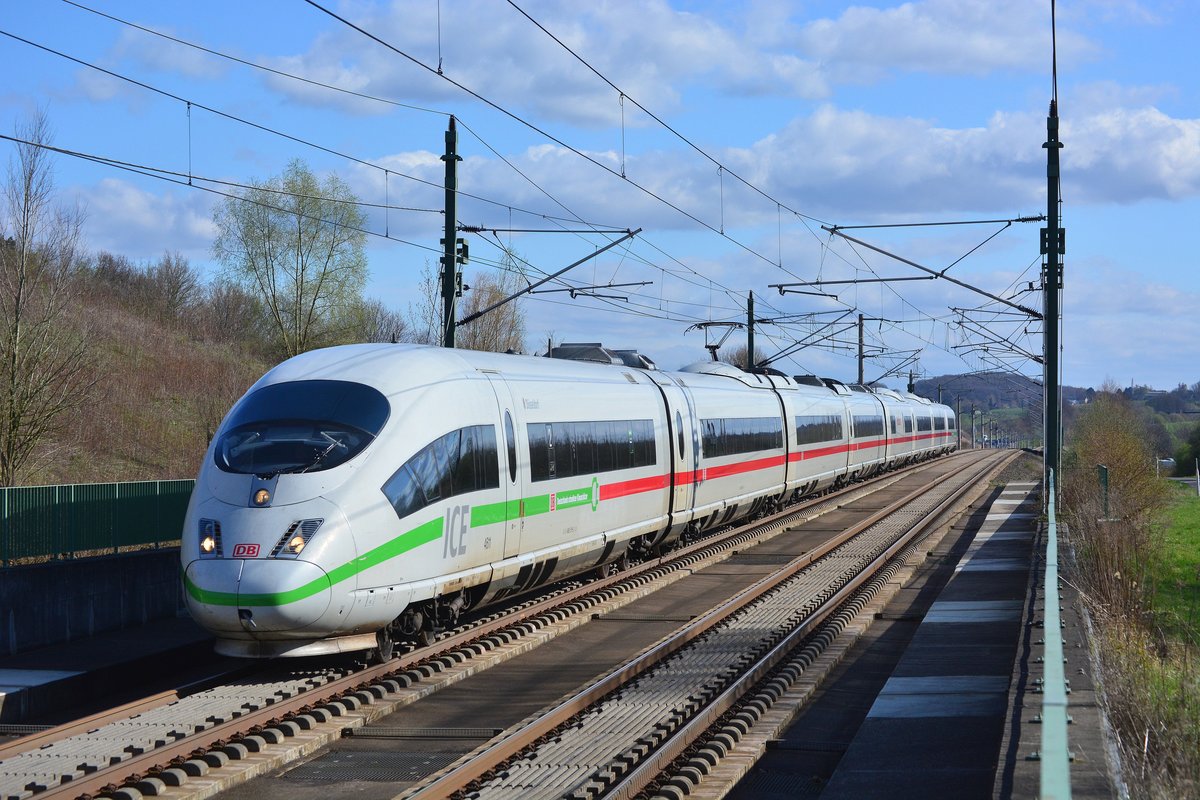 ICE Triebzug 4611 donnert gen Siegburg und wird nun den Siegauentunnel durchqueren.

Sankt Augustin 21.03.2020