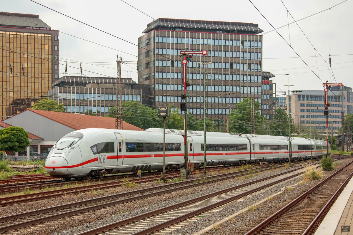 ICE Velaro D 407 012 in Düsseldorf Rath, Juni 2021.