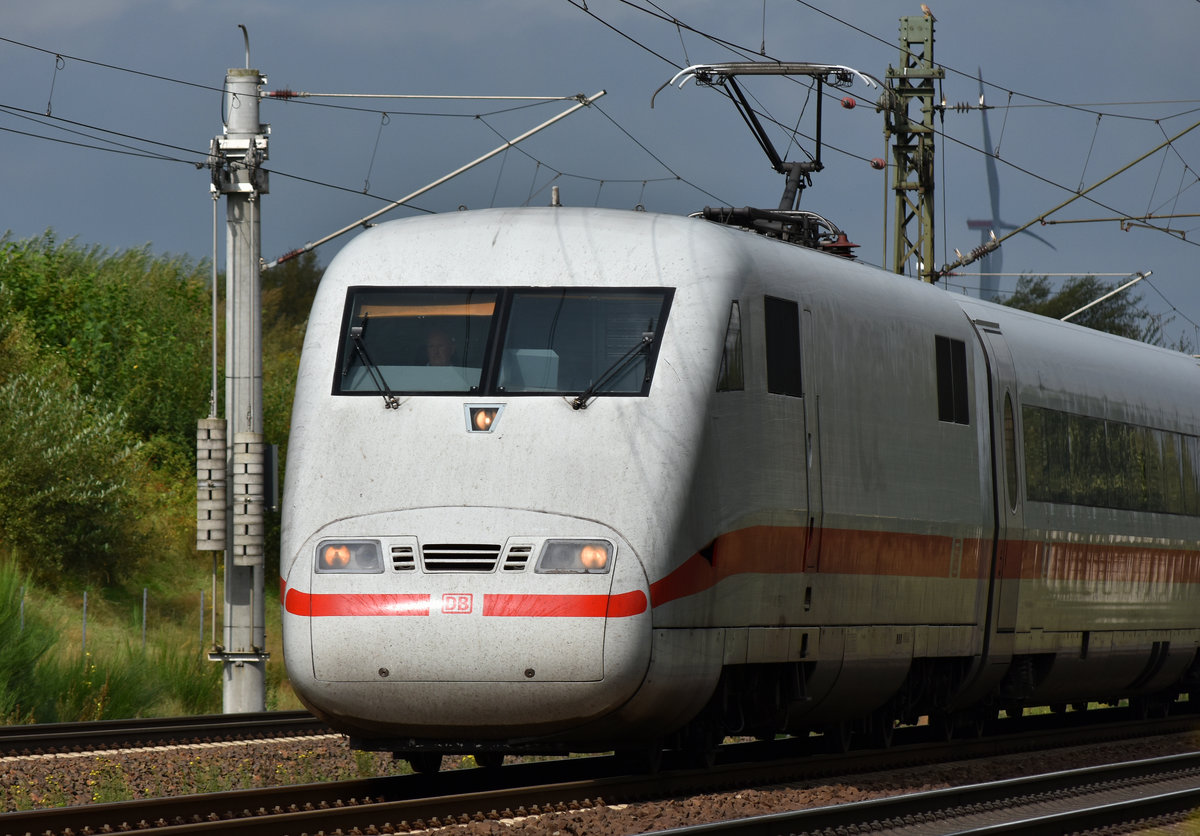 ICE1 401 019-5 bei besten Himmel nach einem Schauer. Höhe Bardowick. 12.09.2017