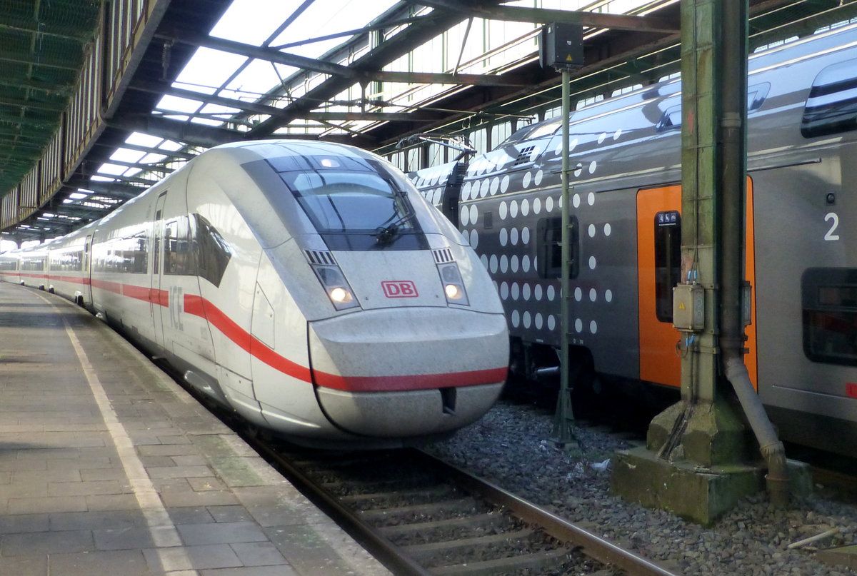 ICE4 412 020 [Tz 9020] fuhr am 20.04.19 in den Duisburger Hauptbahnhof ein.