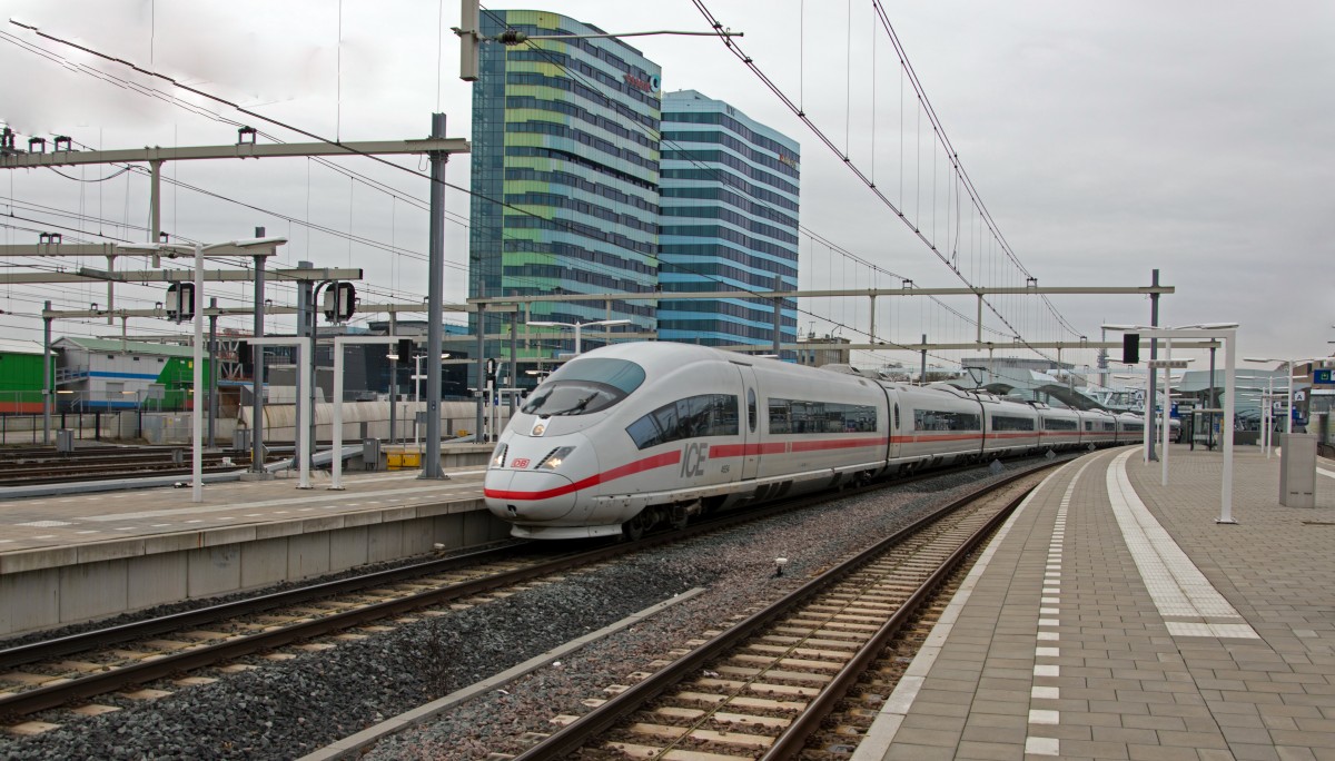ICM3m 4654 (ex NS) als Zug 125 beim Abfahrt nach Frankfurt in Arnheim