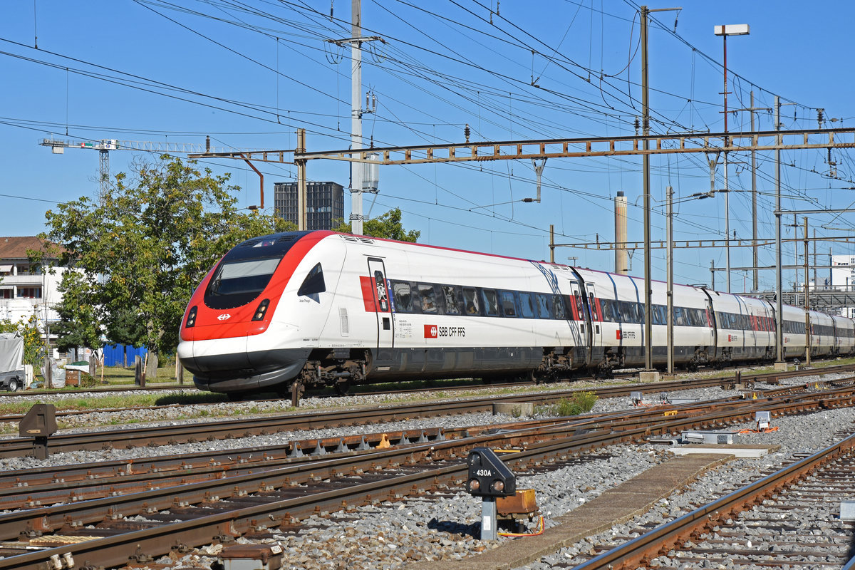 ICN 500 001  Jean Piaget  durchfährt den Bahnhof Pratteln. Die Aufnahme stammt vom 12.09.2019.