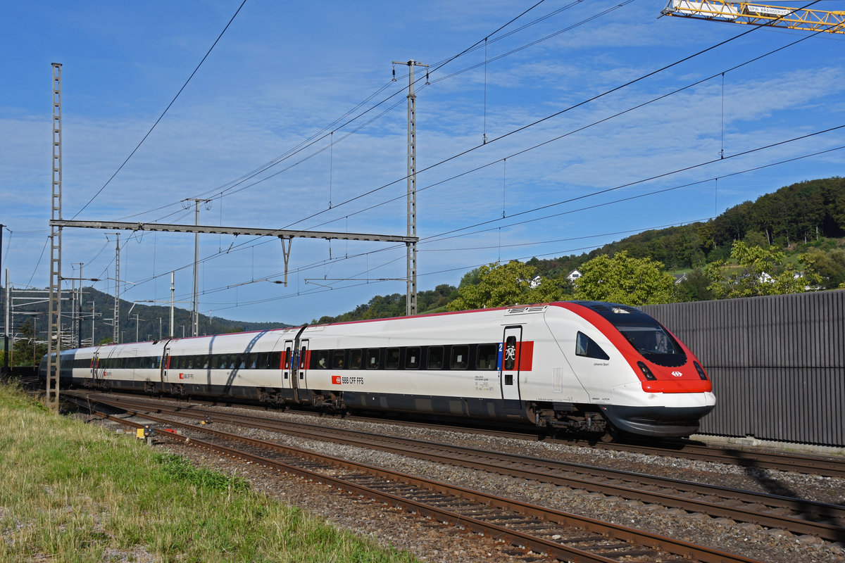 ICN 500 006  Johanna Spyri  durchfährt den Bahnhof Gelterkinden. Die Aufnahme stammt vom 25.08.2020.