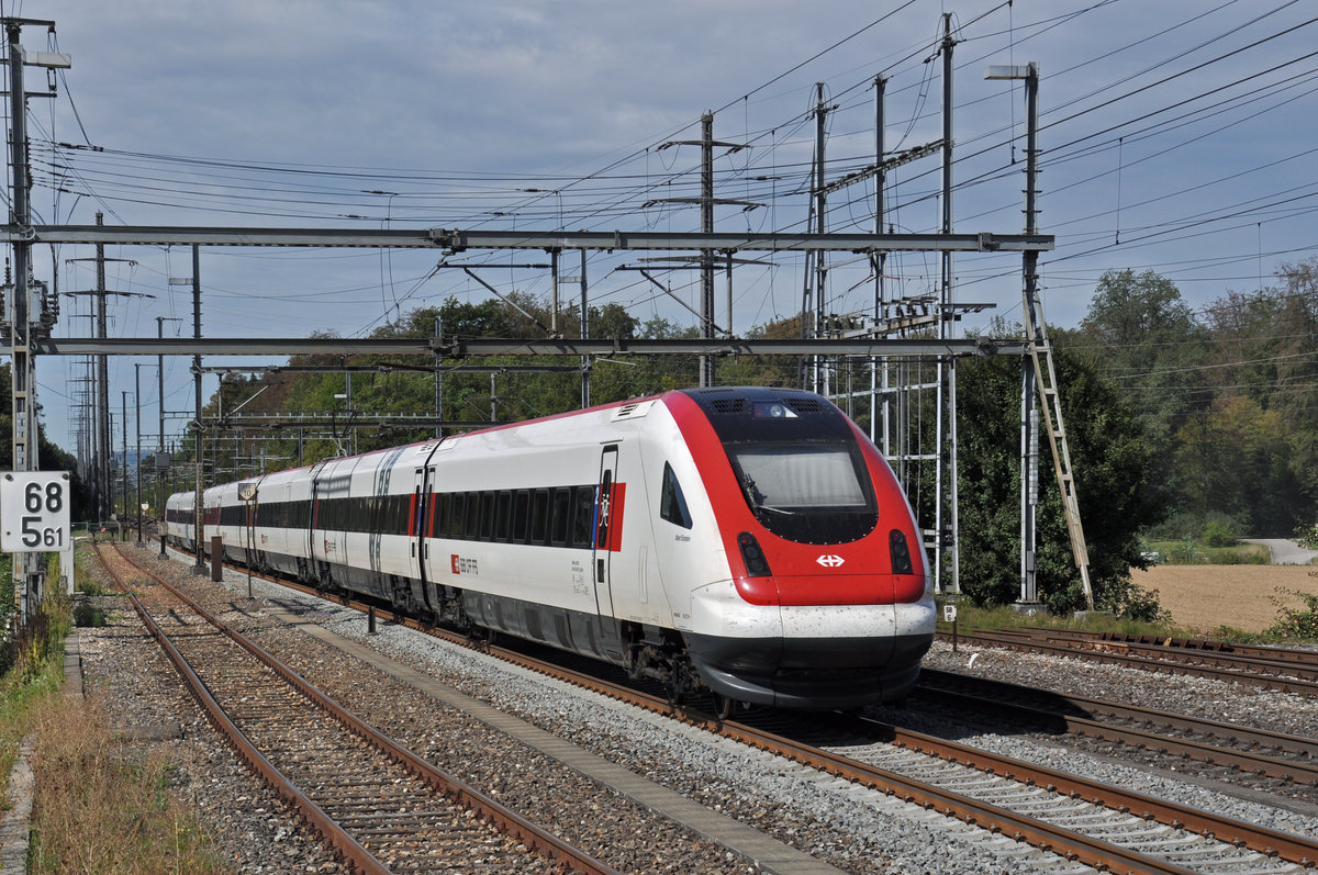 ICN 500 007  Albert Einstein  durchfährt den Bahnhof Möhlin. Die Aufnahme stammt vom 27.08.2018.