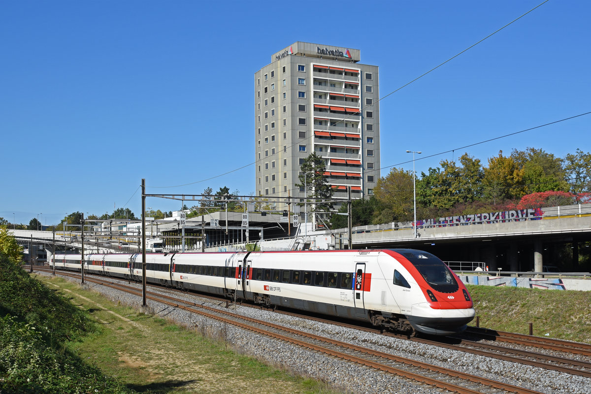 ICN 500 007  Albert Einstein  fährt Richtung Bahnhof SBB. Die Aufnahme stammt vom 16.10.2019.