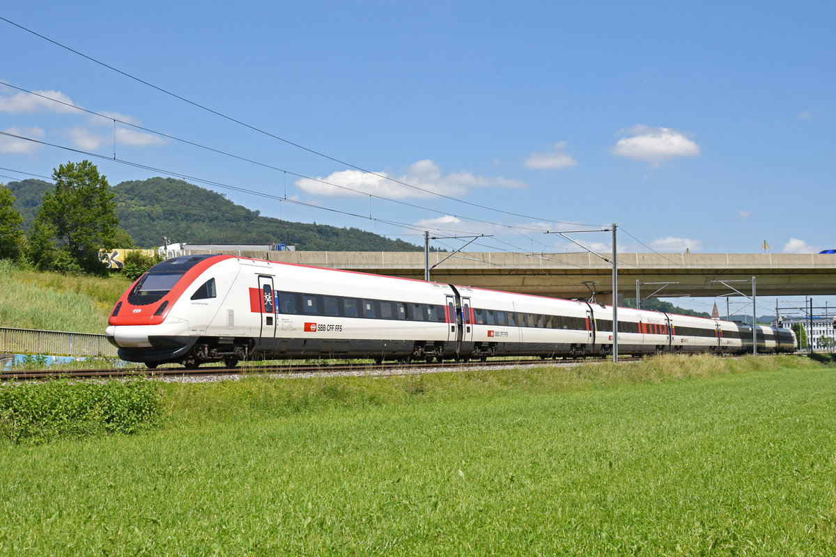 ICN 500 012  Jean Rudolf von Salis  fährt Richtung Bahnhof Sissach. Die Aufnahme stammt vom 19.06.2018.

