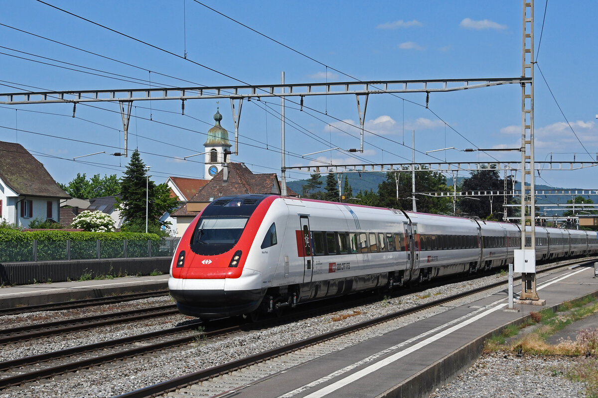 ICN 500 016  Alice Rivaz  durchfährt am 30.05.2023 den Bahnhof Rupperswil.