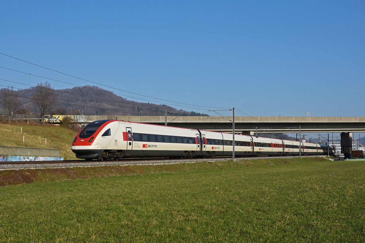 ICN 500 017  Willi Ritschard  fährt Richtung Bahnhof Itingen. Die Aufnahme stammt vom 01.03.2021.