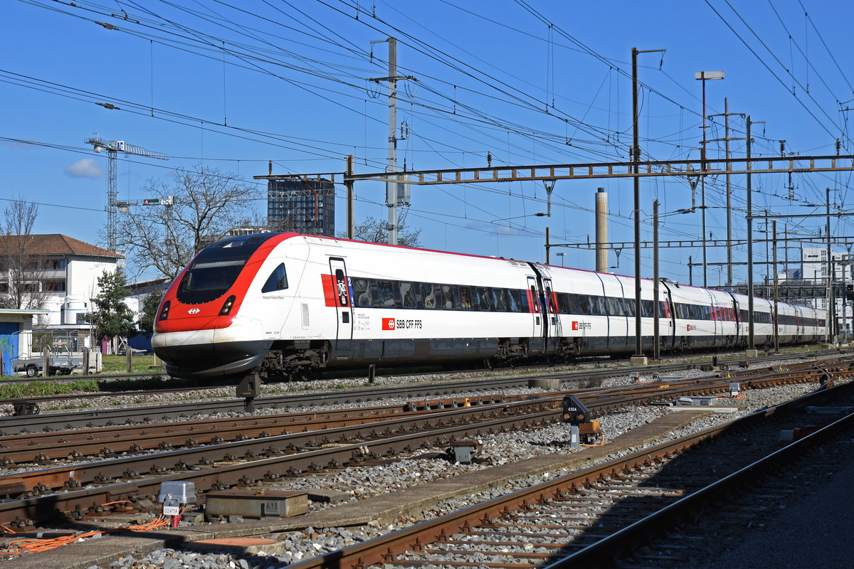 ICN 500 023  Charles Ferdinand Ramuz  durchfährt den Bahnhof Pratteln. Die Aufnahme stammt vom 13.03.2020.