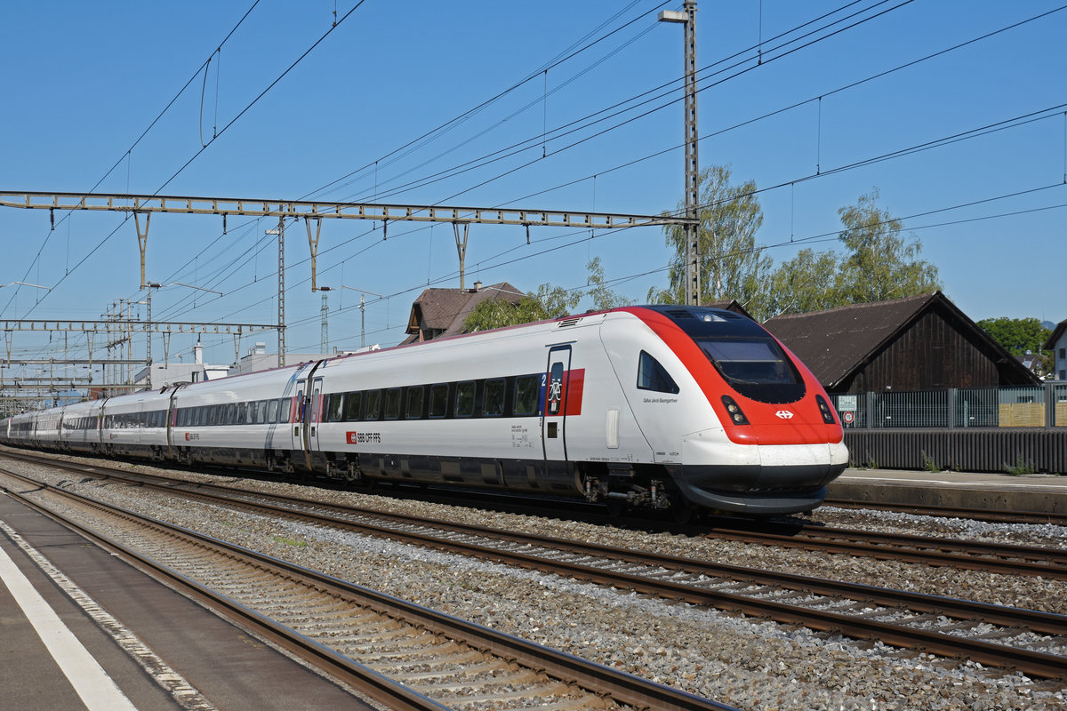 ICN 500 033  Gallus Jakob Baumgartner  durchfährt den Bahnhof Rupperswil. Die Aufnahme stammt vom 24.06.2020.