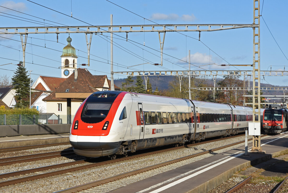 ICN 500 034  Gustav Wenk  durchfährt den Bonhof Rupperswil. Die Aufnahme stammt vom 07.02.2022.