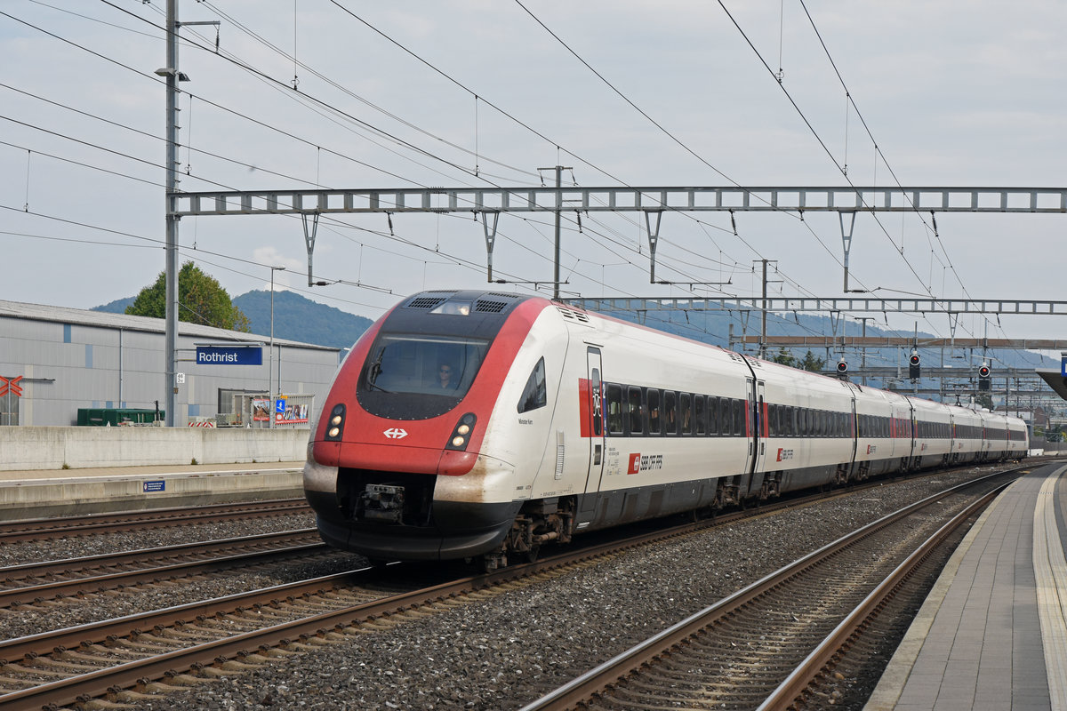 ICN 500 036  Minister Kern  durchfährt den Bahnhof Rothrist. Die Aufnahme stammt vom 16.09.2018.