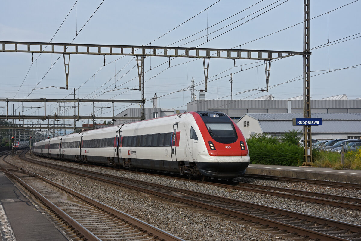 ICN 500 040  Graf Zeppelin  durchfährt den Bahnhof Rupperswil. Die Aufnahme stammt vom 07.09.2021.