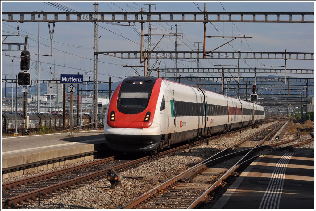 ICN Max Frich auf dem Weg nach Basel SBB in Muttenz. (04.09.2014)