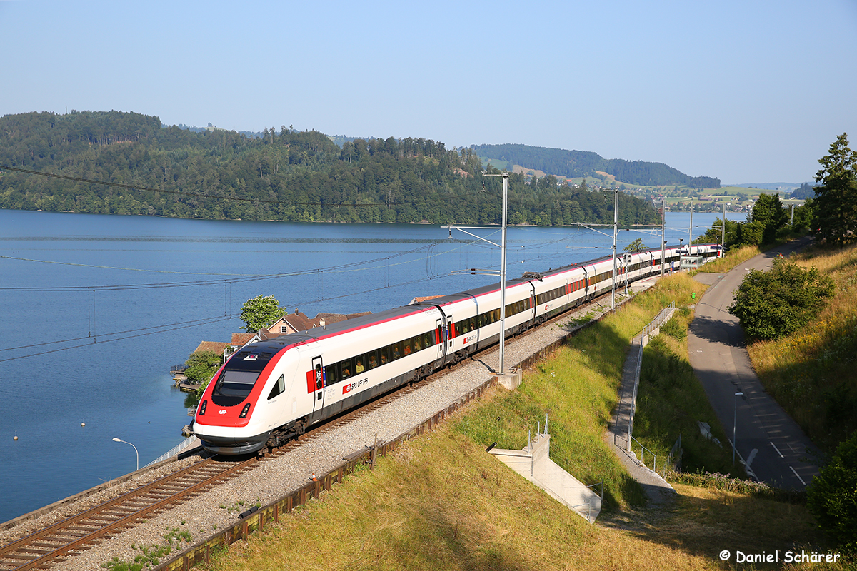 ICN RABDe 500 011 am 21.6.14 bei Walchwil