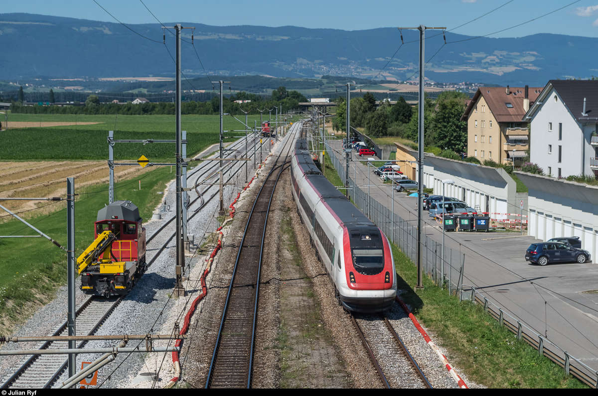 ICN RABDe 500 029  Eduard Spelterini  fährt am 19. Juli 2016 bei Chavornay in Richtung Genève Aéroport.
