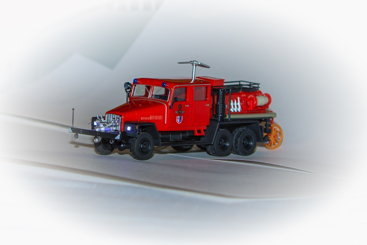 IFA G5 Tanklöschfahrzeug der Freiwilligen Feuerwehr Torgelower in H0 mit nachgerüsteten LED-Scheinwerfer. - 21.01.2017
