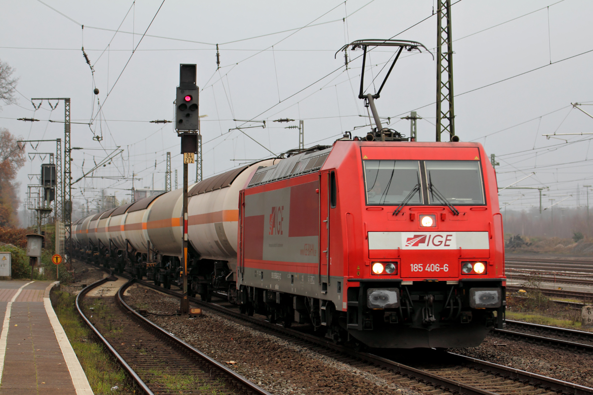 IGE 185 406-6 durchfährt Duisburg-Bissingheim 3.12.2014