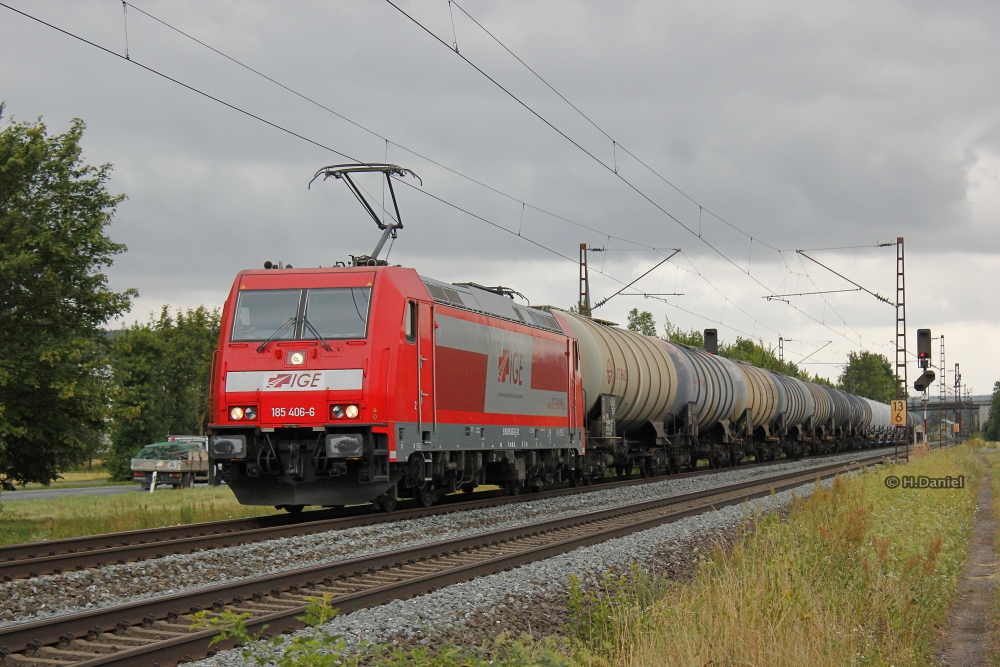 IGE 185 406-6 mit Kesselzug in Th�ngersheim, Juli 2015.