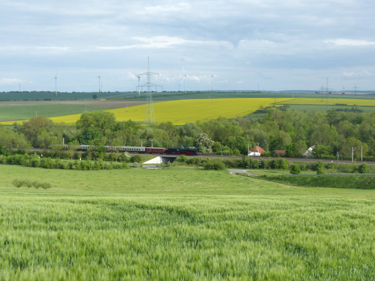IGE Werrabahn-Eisenach 41 1144-9 mit dem RE 16997  Regenbogen-Express  von Erfurt Hbf nach Gera Hbf, am 20.05.2017 bei Neudietendorf.