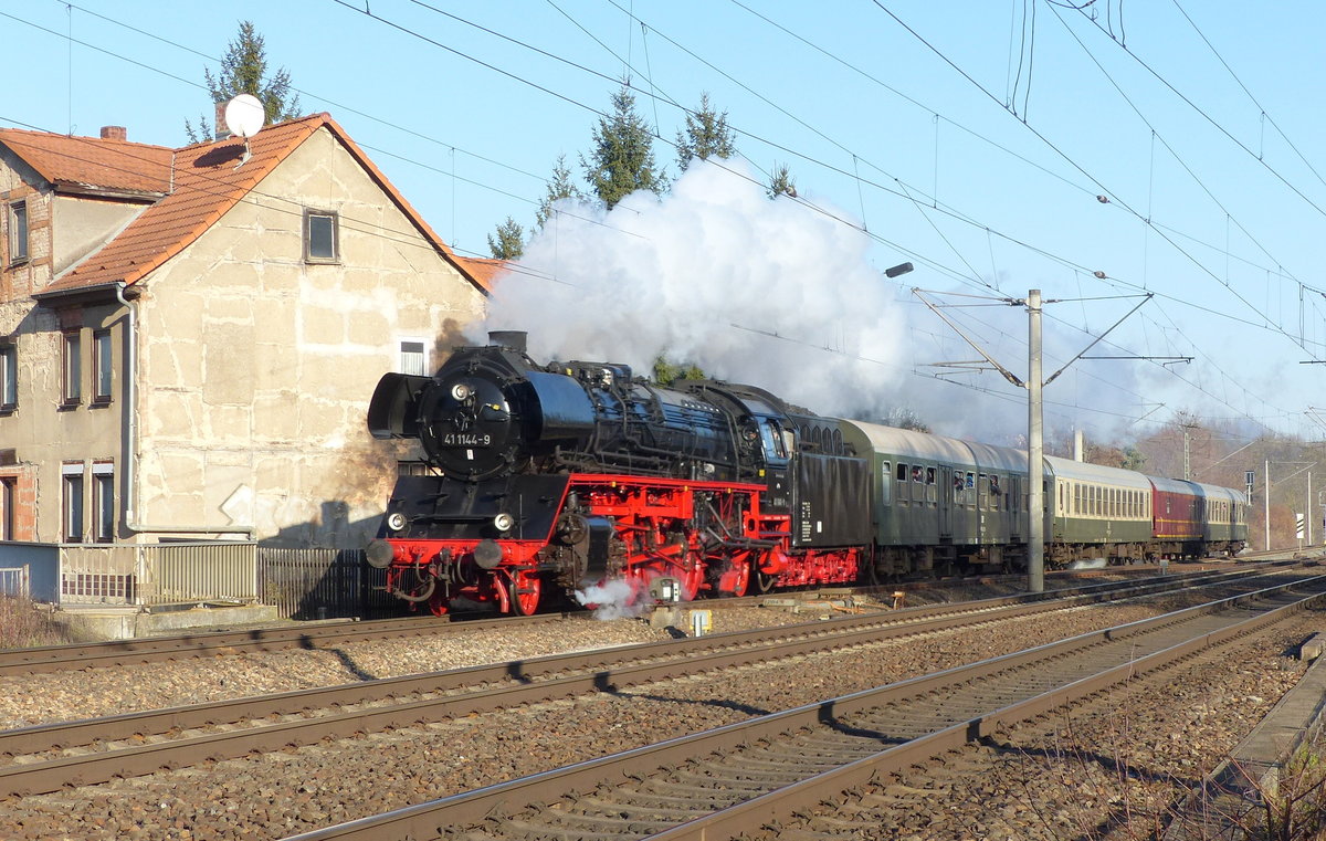 IGE Werrabahn-Eisenach 41 1144-9 mit dem RC 16593  Rodelblitz  von Erfurt Hbf nach Eisenach, am 08.02.2020 in Erfurt-Bischleben.