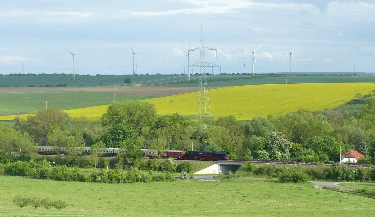 IGE Werrabahn-Eisenach 41 1144-9 mit den RE 16997  Regenbogen-Express  von Erfurt Hbf nach Gera Hbf, am 20.05.2017 bei Neudietendorf.