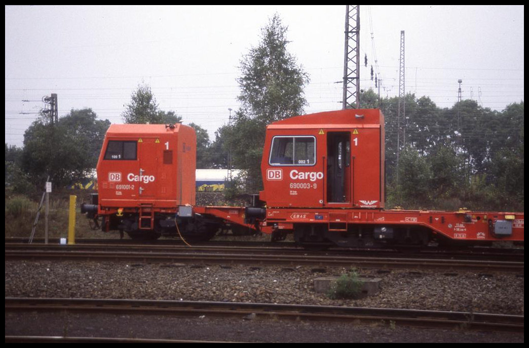 Ihr Einsatz währte nicht lange. Die Cargo Sprinter hatten nur ein kurzes DB Dasein.
Am 23.9.1998 standen 691001 und 691003 schon abgestellt im BW Osnabrück. Deutlich sind hier  die beiden unterschiedlichen Führerhaus Formen zu sehen!