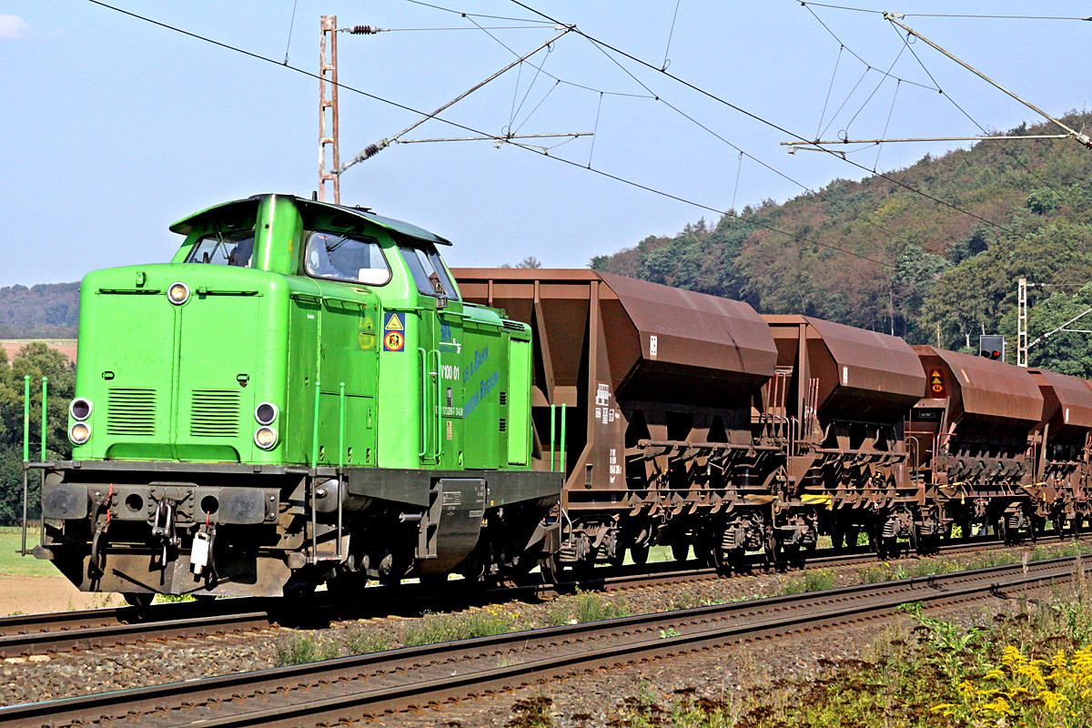 Ilmebahn V 100 01 am 08.09.2016  16:14 nördlich von Salzderhelden am BÜ Km 75,1 in Richtung Göttingen