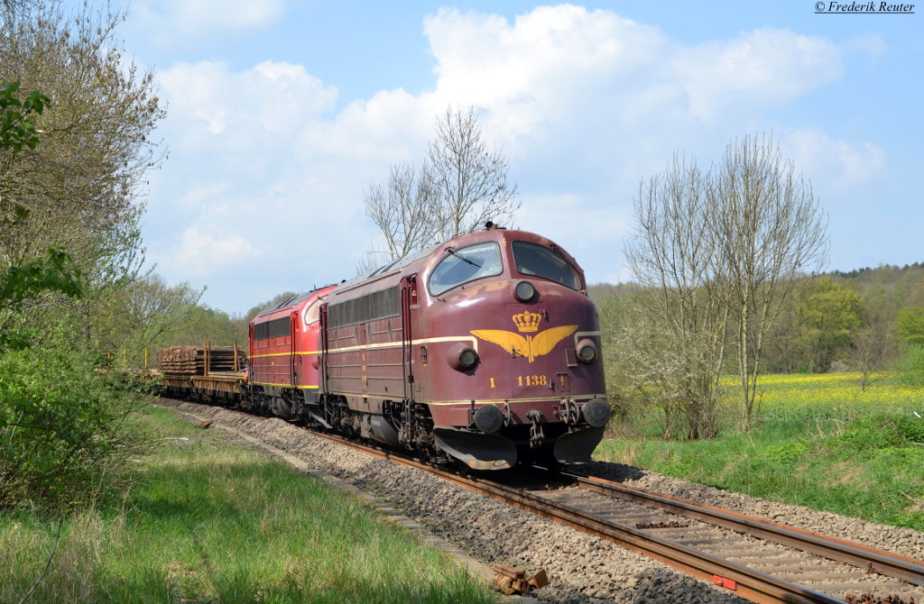 Im April 2014 fanden Bauarbeiten zwischen Vorwohle und Kreiensen statt. Dabei kame auch diese beiden Nohabs mit einem langen Umbauzug zum Einsatz. 12.04.2014