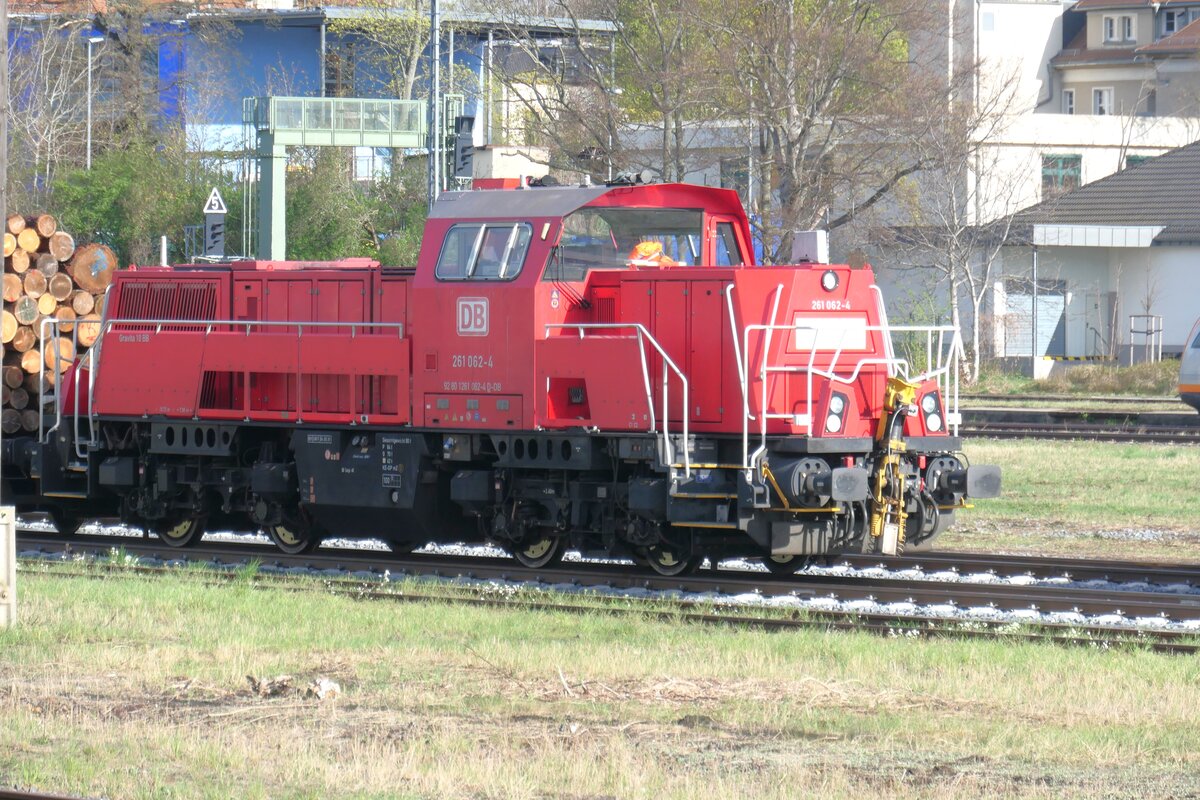 Im April 2024 rangierte im Bahnhof Bautzen z. Zt. der Streckensperrung die Voith Gravita 261 062