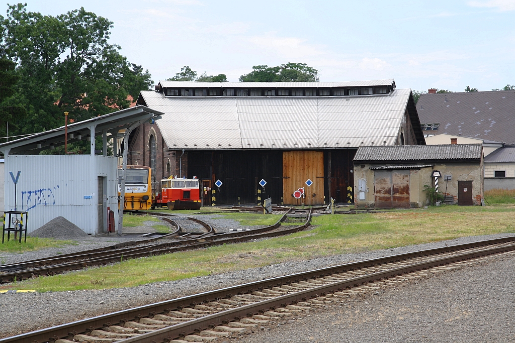 Im Bahnhof Kromeriz gibt es ein kleines Bahnbetriebswerk in welchem auch das Eisenbahnmuseum Kromeriz untergebracht ist. Bild vom 06.Juli 2019.