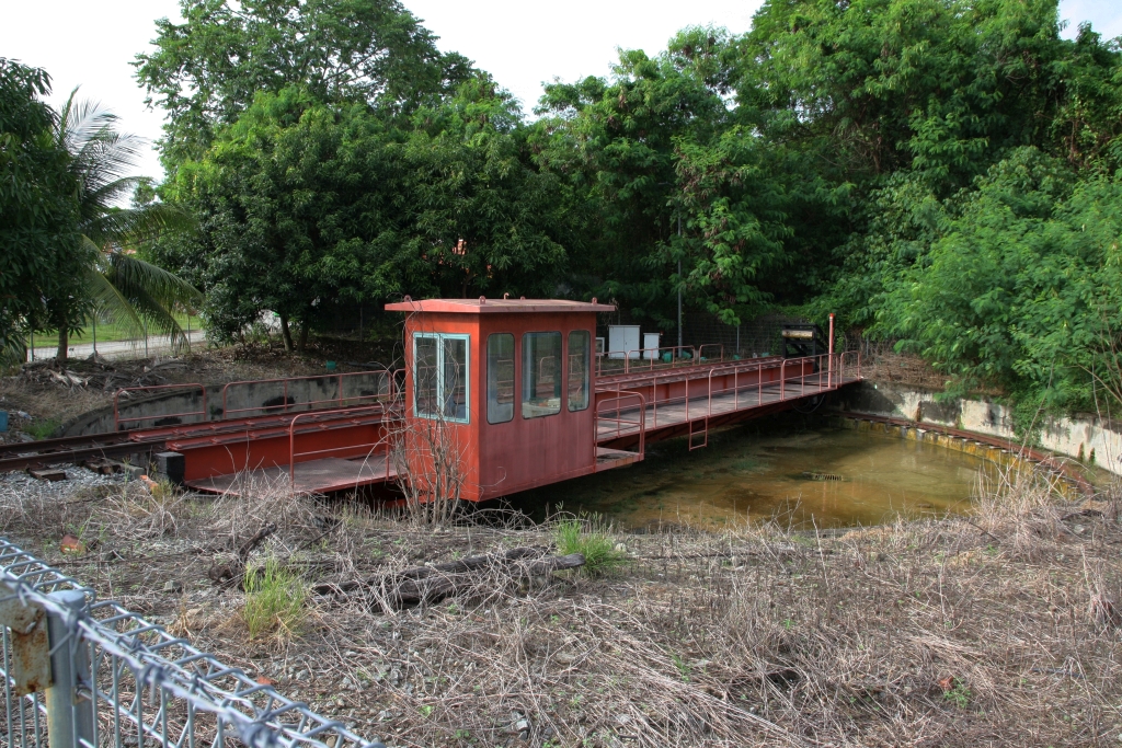 Im Bereich des ehemaligem Güter-Terminal Muatan befindet sich diese Drehscheibe. Bild vom 08.Februar 2025.