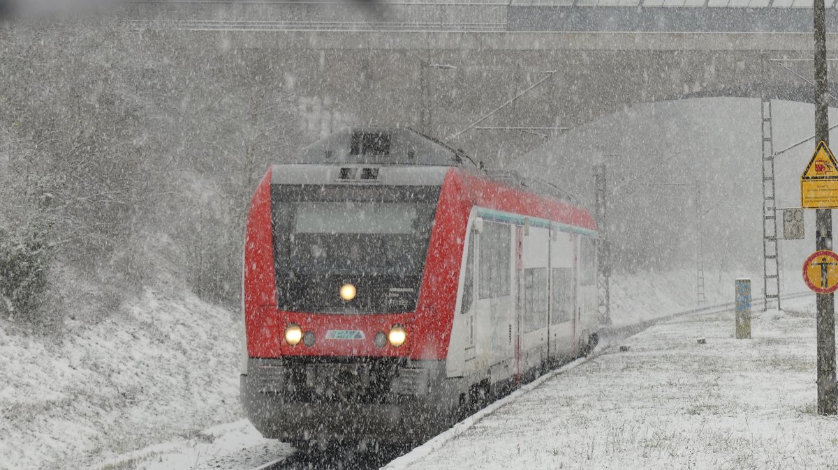 Im dichten Schneetreiben erreicht eine RB66 nach Darmstadt Hbf den Haltepunkt Darmstadt Süd.

HINWEIS: Bild seit Bahnhofsumbau 2020 so nicht mehr möglich!