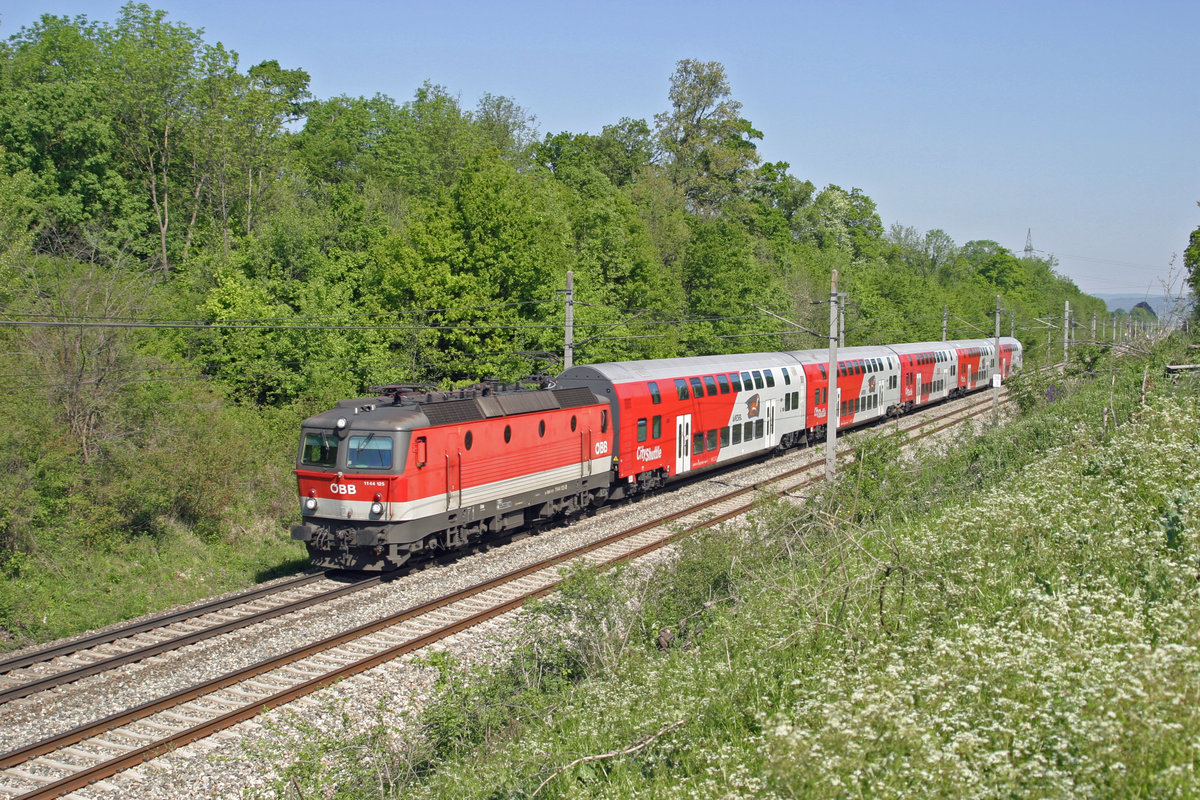 Im Einschnitt zwischen Leobersdorf und Sollenau befindet sich 1144.125 mit R-2321 am 7.5.16
