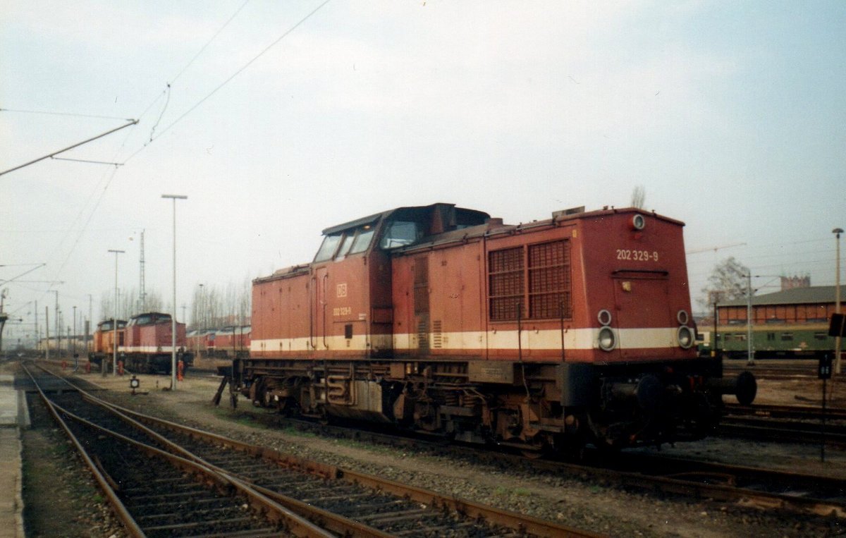 Im Februar 1998 fotografierte ich in Rostock die 202 329.