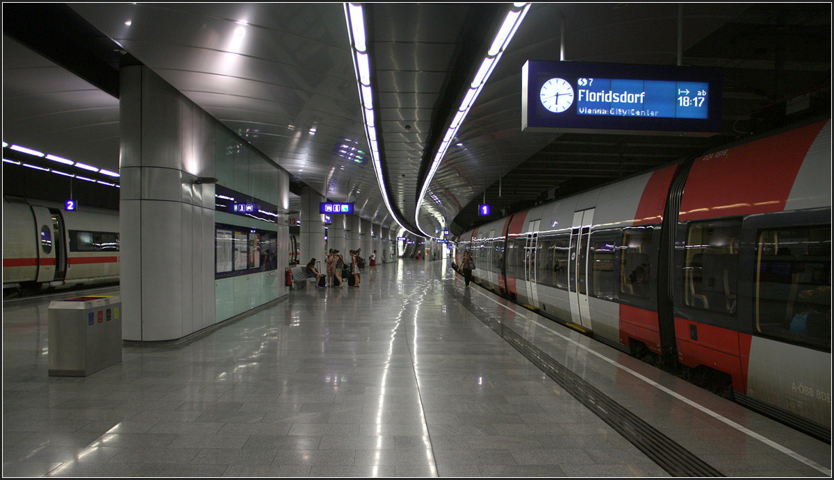 Im Flughafen-Untergrund -

Der unterirdische Bahnhof Flughafen Wien.

03.06.2015 (M)
