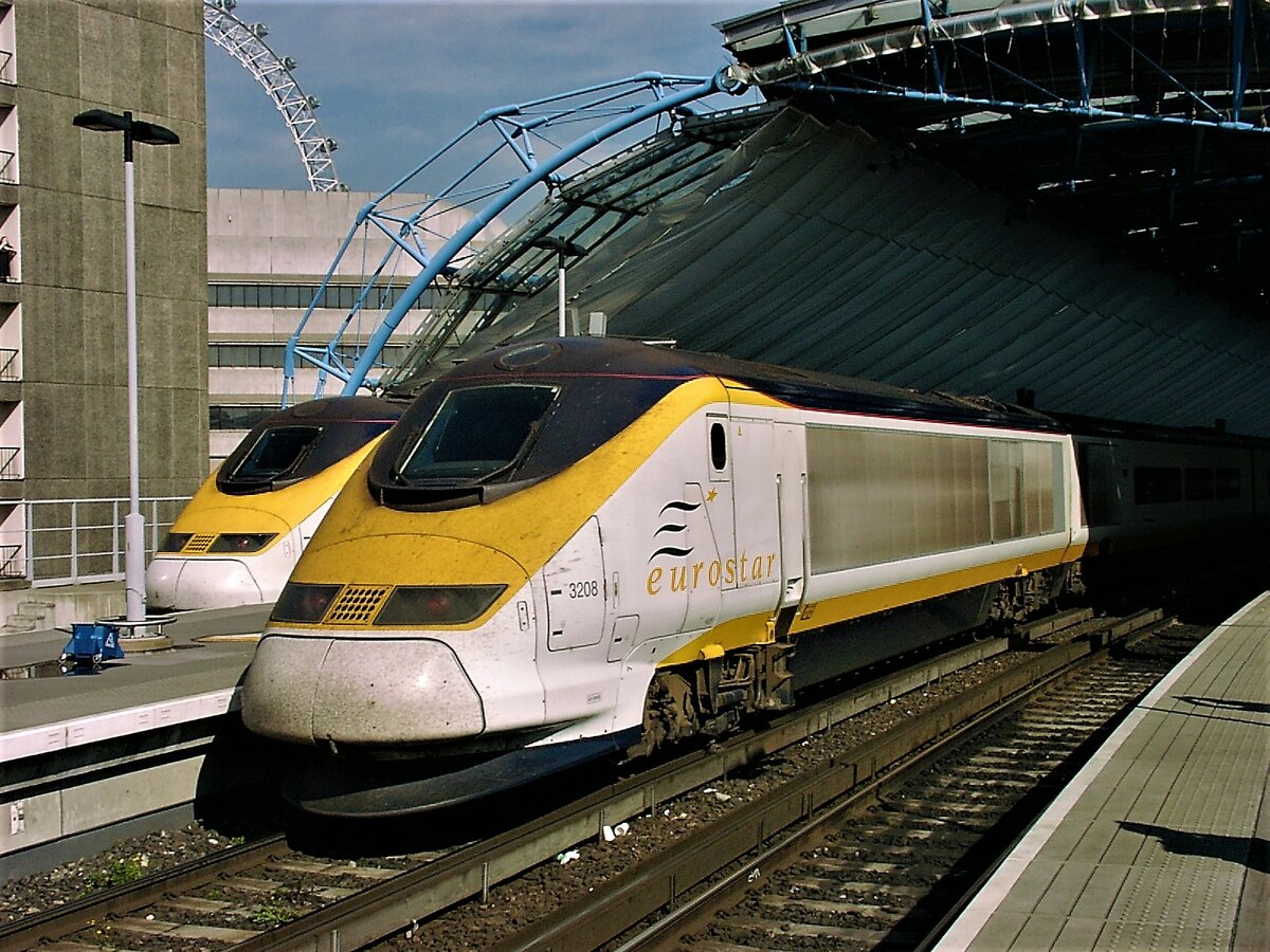 Im Jahr 2000 endeten die Eurostar, hier die British Rail Class 373, noch in London Waterloo Internaional bis zum Umzug 2007 nach London St.Pancras International. Aufnahme vom 24.8.2000