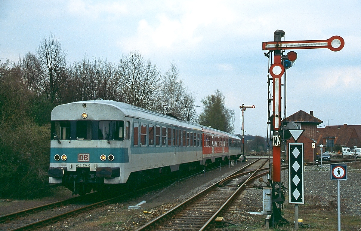 Im März 2000 fährt 624 634-1 in Ahaus ein