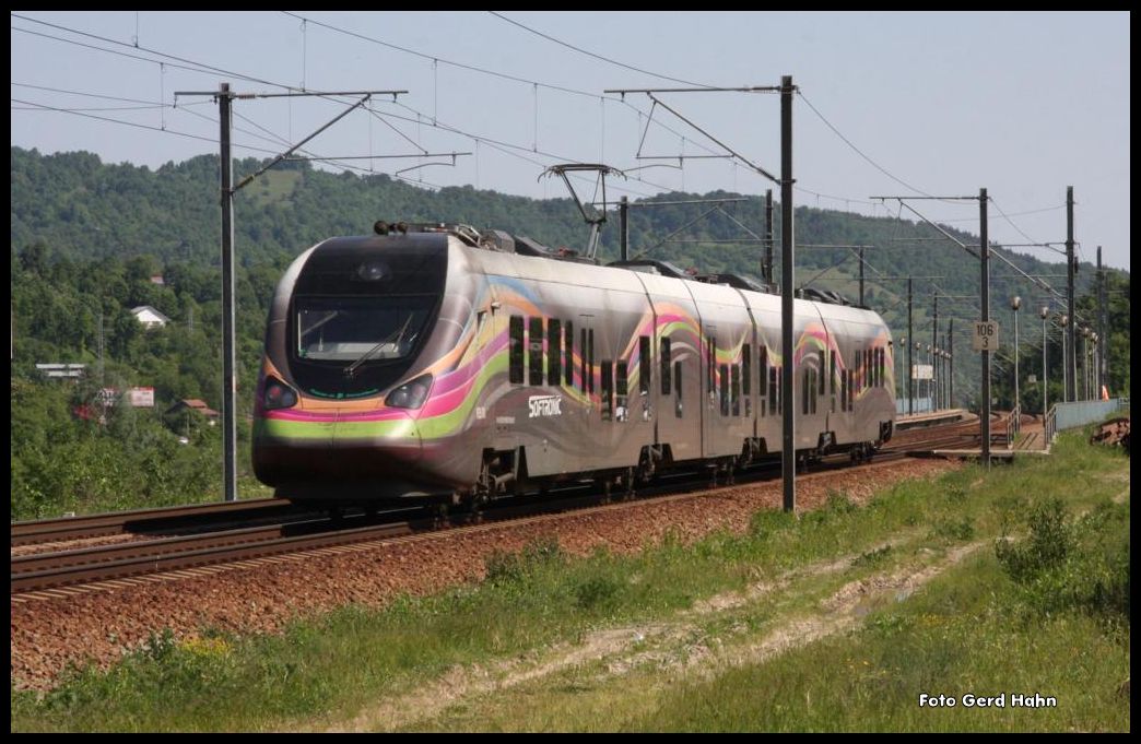 Im Mai 2015 beobachtete ich mehrfach den ET RES 001, wie er zwischen Brasov und Bukarest Nord pendelte. Am 22.5.2015 war er erneut bei Breadsa in Richtung Bukarest unterwegs.