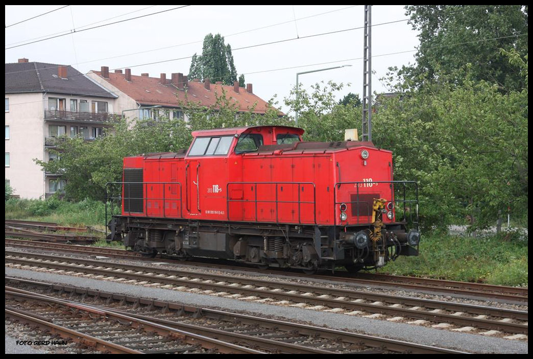 Im oberen Bahnhofsbereich des HBF Osnabrück war am 28.8.2016 diese ex DR V 100 mit der Bezeichnung 203118-5 geparkt.