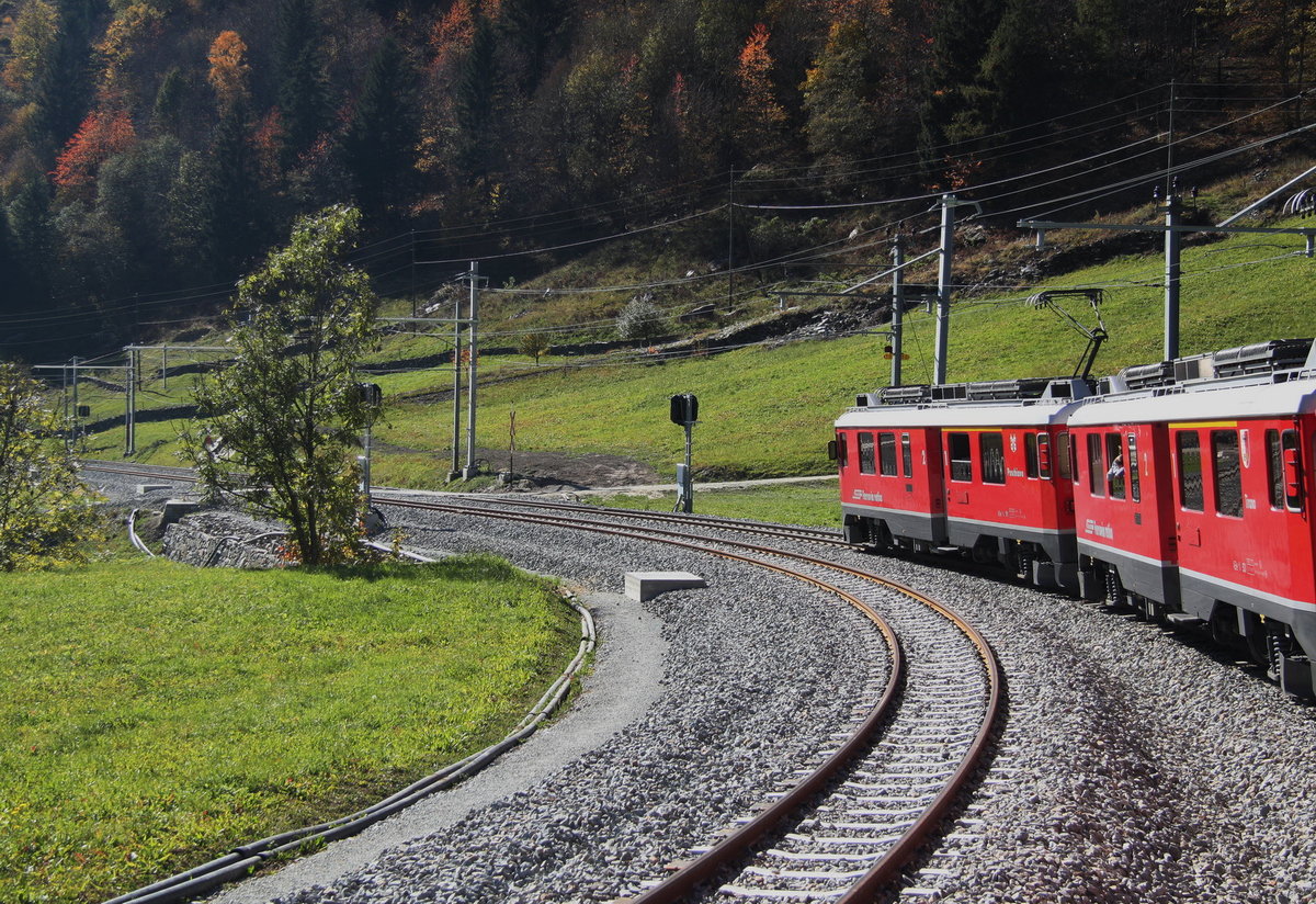 Im Regio nach Tirano kurz vor Poschiavo.Im Bild der Doppelspurausbau Poschiavo-Val Varuna.(Das Gleis ist noch nicht in Betrieb)18.10.17