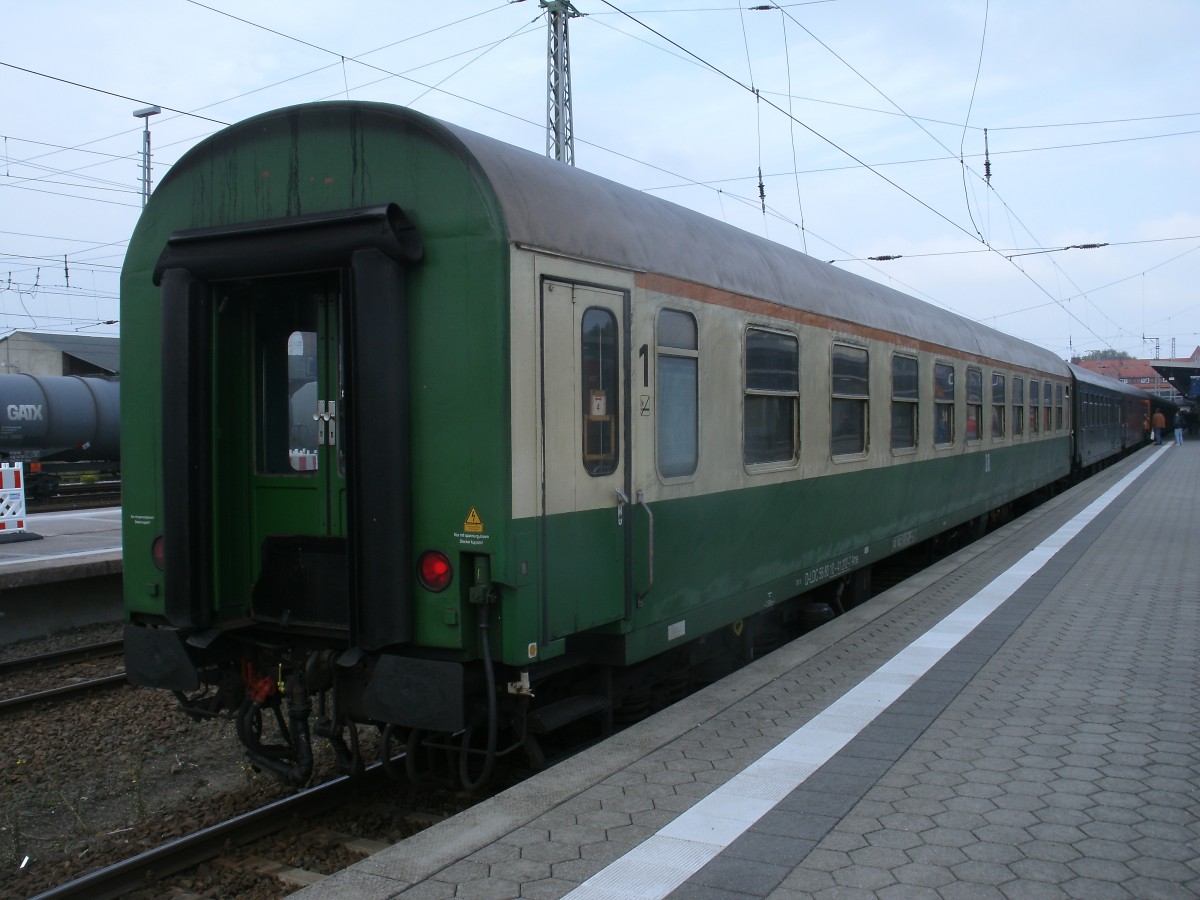 Im Sonderzug aus Cottbus lief am Schluß der Ame 56 80 10-41 202-7 vom Lausitzer Dampflokclub der,am 12.Oktober 2013,Stralsund erreichte.