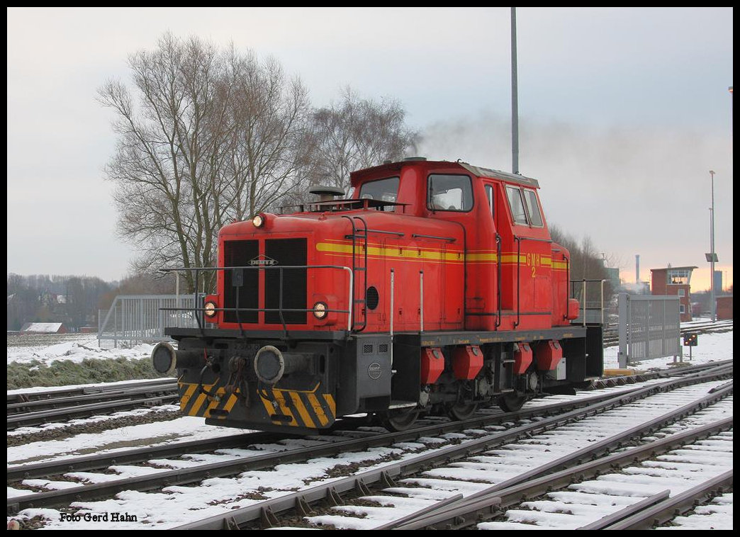 Im Werkgelände in Georgsmarienhütte wird mit dreiachsigen Werkloks der Marke Deutz rangiert, die aus der Mitte der sechziger Jahre stammen. Am 17.2.2016 war GMH 2 am Ablaufberg tätig!