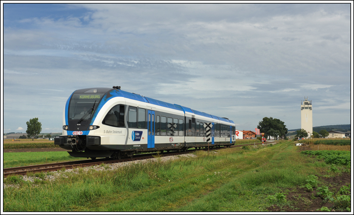 Im Zuge des Regionalbahntages 2013 in Ernstbrunn wurden am 15.9.2013 die Pendelfahrten des NEX Leiser Berge mit 5063 008 der GKB durchgef�hrt. Die Aufnahme zeigt den Zug bei der Fahrt von Ernstbrunn nach Korneuburg als EZ 7383 in Harmannsdorf-R�ckersdorf.