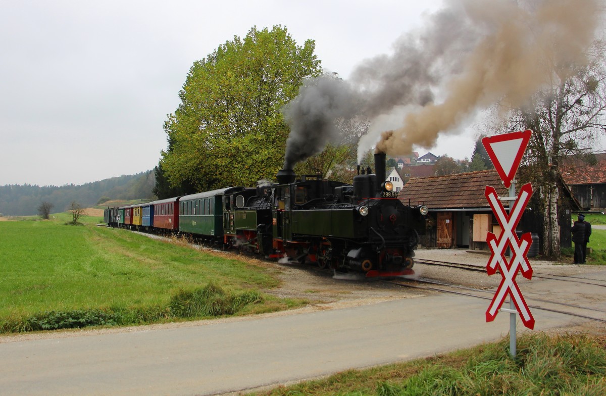 Im Zuge einer Probefahrt kam es am vergangenen Wochenende ( 26.10.2014) zu einer äußerst seltenen Bespannung des Flascherlzuges. 764.411R bekam die vom Club 760 geliehene 298.56 vorgespannt. 
